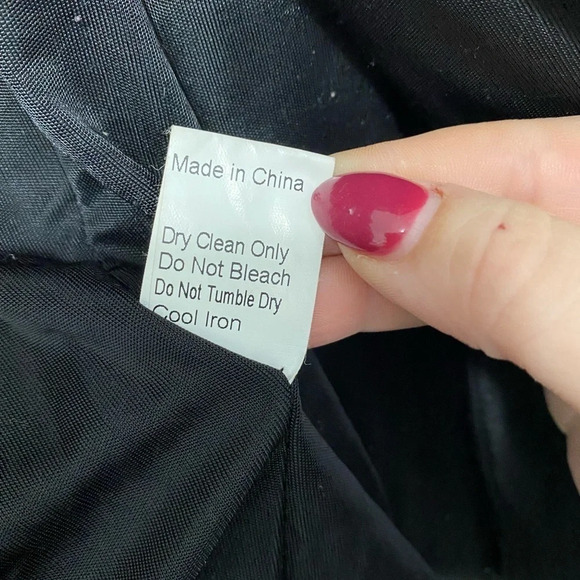 Ruby and‎ Jenna Black Faux Fur Vest - Picture 4 of 6